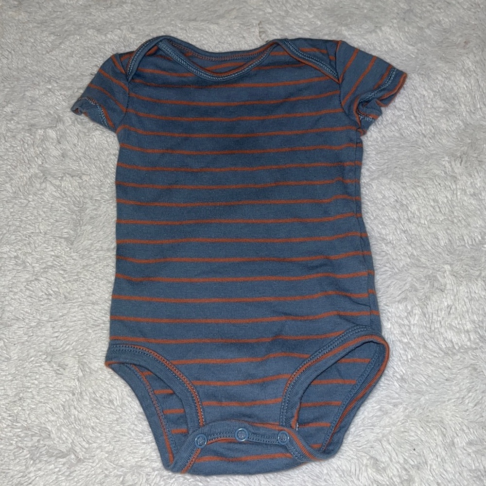 (3 for $10) carters stripped 6 month bodysuit